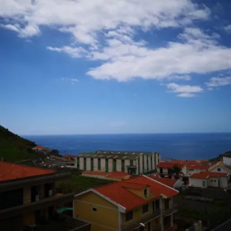 Apartment Impeccable 4-Bed Apartment In Funchal